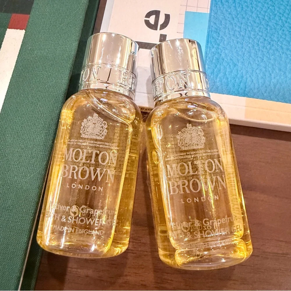 Molton Brown London Vetiver & Grapefruit bath & shower gel